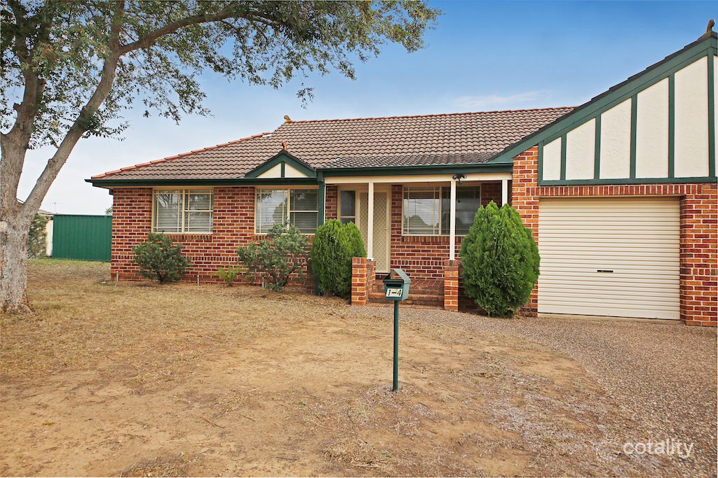 1/4 Packenham Pl, Mount Annan, NSW 2567