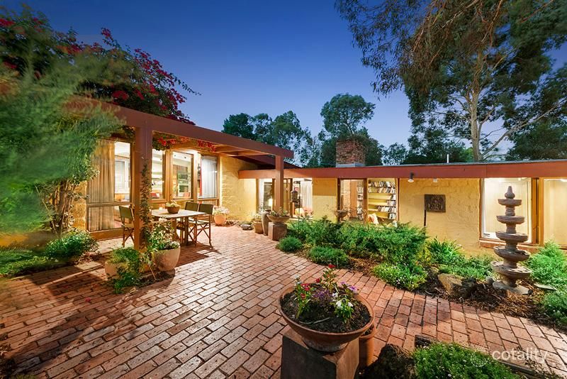 30 Gilbert Rd, Ivanhoe, VIC 3079