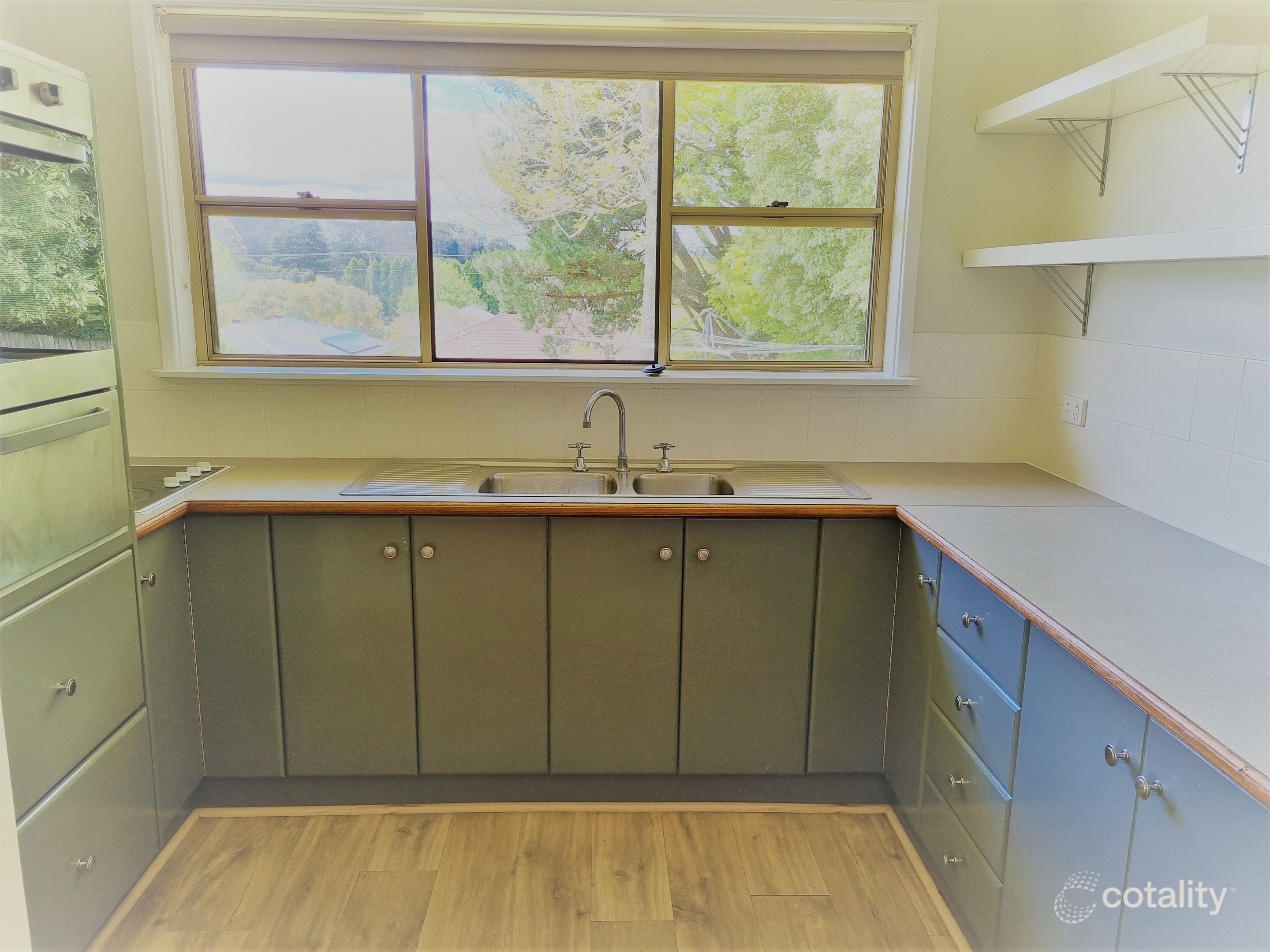 6 Swan St, Robertson, NSW 2577