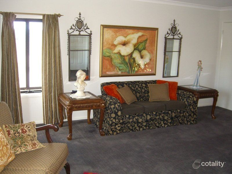 1 Cranwell Sq, Caroline Springs, VIC 3023