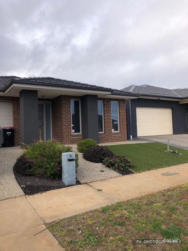 9 Morningside Dr, Thornhill Park, VIC 3335