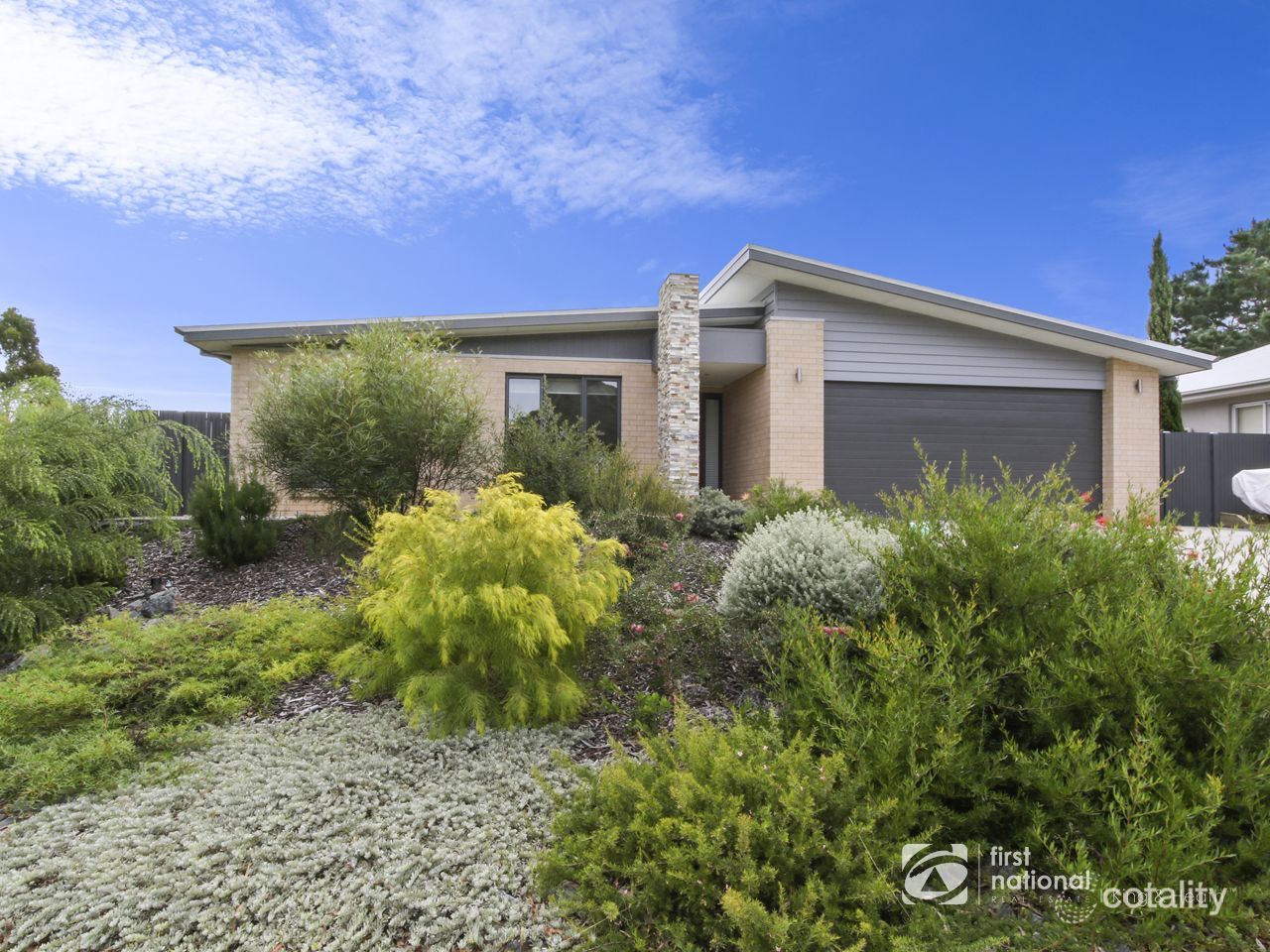 8 Leighton Bay Dr, Metung, VIC 3904