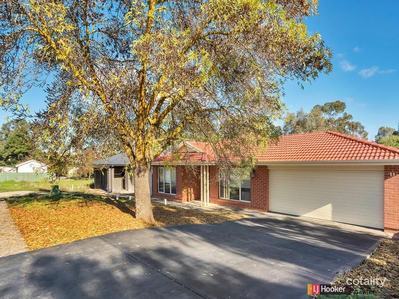 11 Polkinghorne Pl, Williamstown, SA 5351