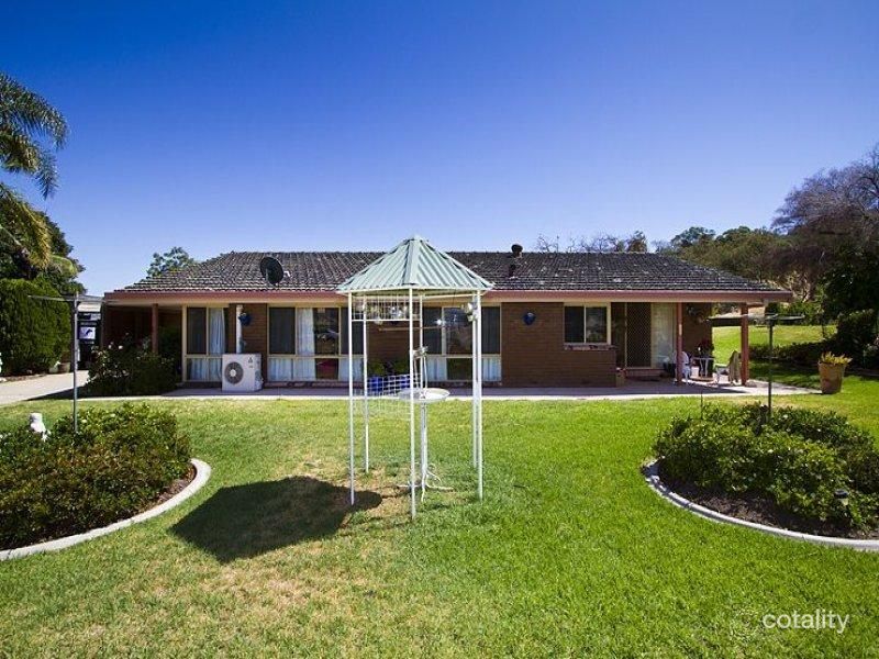 584 Kiewa-Bonegilla Rd, Tangambalanga, VIC 3691