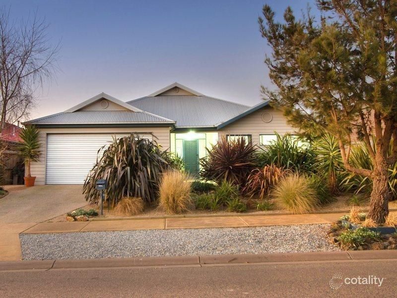 10 Santorini Ct, Mount Martha, VIC 3934