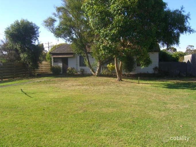 108 Curdie St, Cobden, VIC 3266