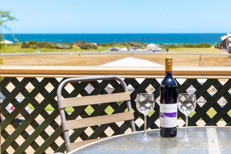 4/16 Dewar Way, Ledge Point, WA 6043