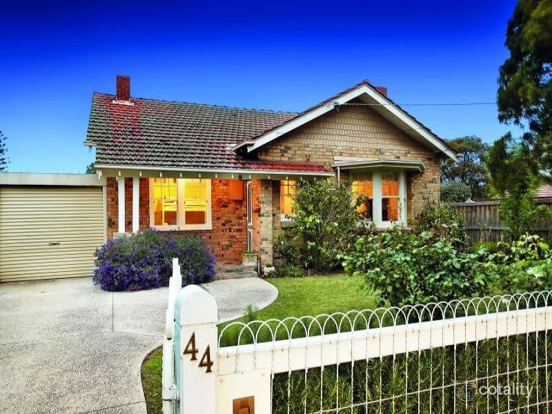 44 Raynes Park Rd, Hampton, VIC 3188