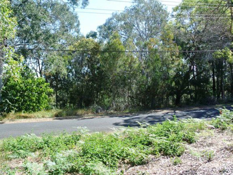 22 Waterside Dr, Macleay Island, QLD 4184