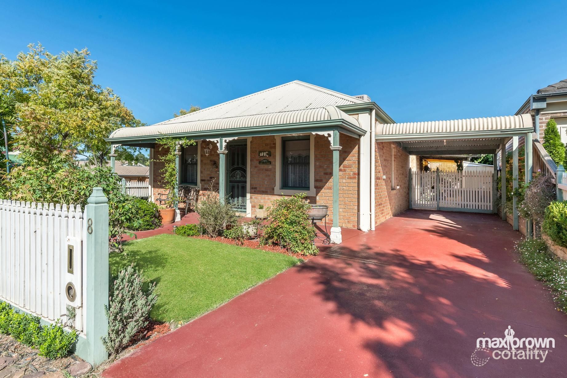 8 Vincent Mews, Chirnside Park, VIC 3116