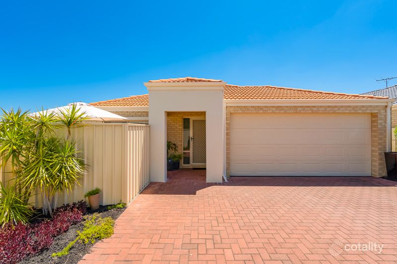 11/11 Longhurst Way, Queens Park, WA 6107