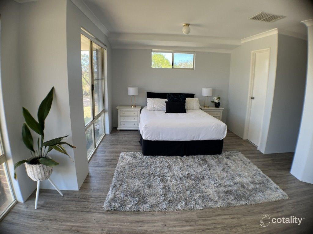 8 King Dr, Woodridge, WA 6041