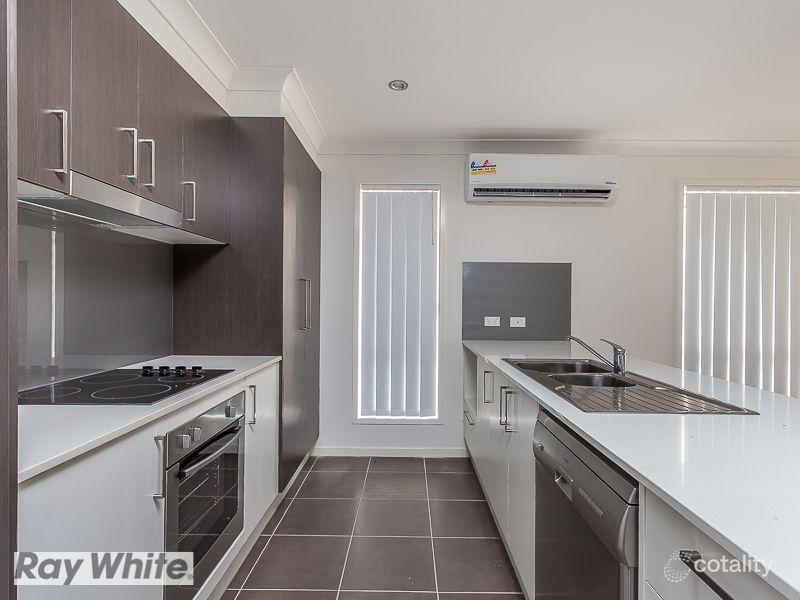 8 Dickson Cres, North Lakes, QLD 4509