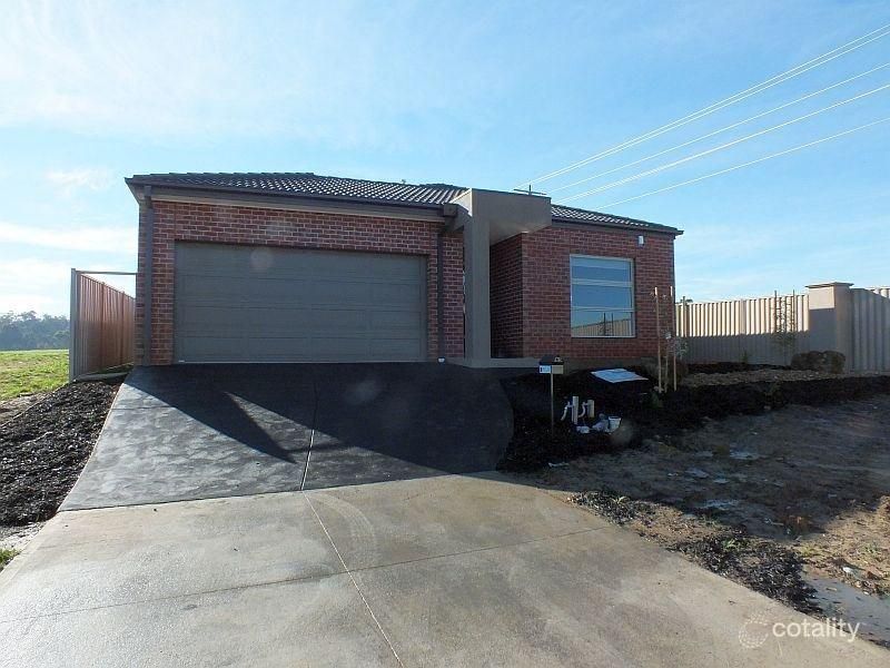 2 Hamish Ave, Pakenham, VIC 3810