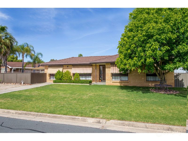 384 Elton Ct, Lavington, NSW 2641