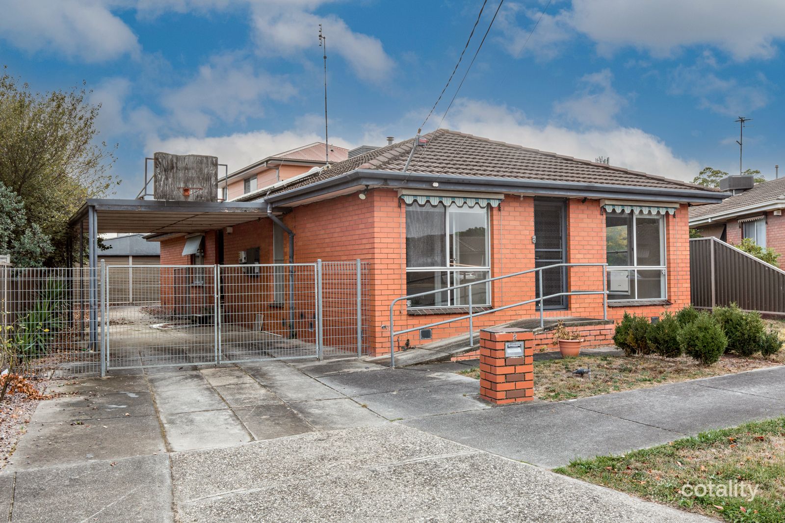 2 Paragon Ct, Wendouree, VIC 3355
