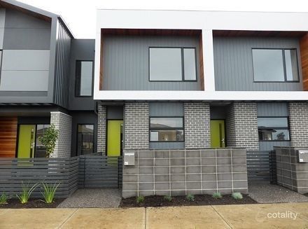 67 Seagrass Cres, Point Cook, VIC 3030