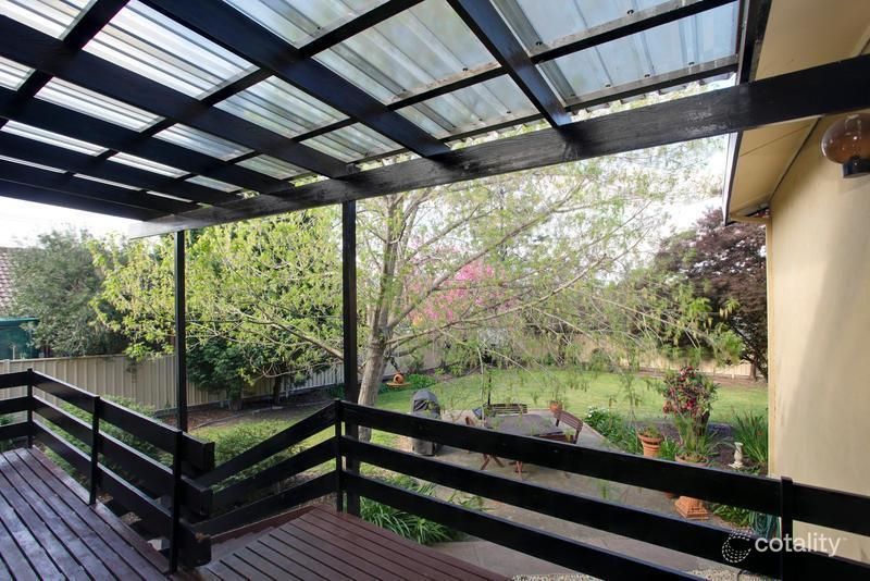 3 Maxwell Cres, Strathdale, VIC 3550