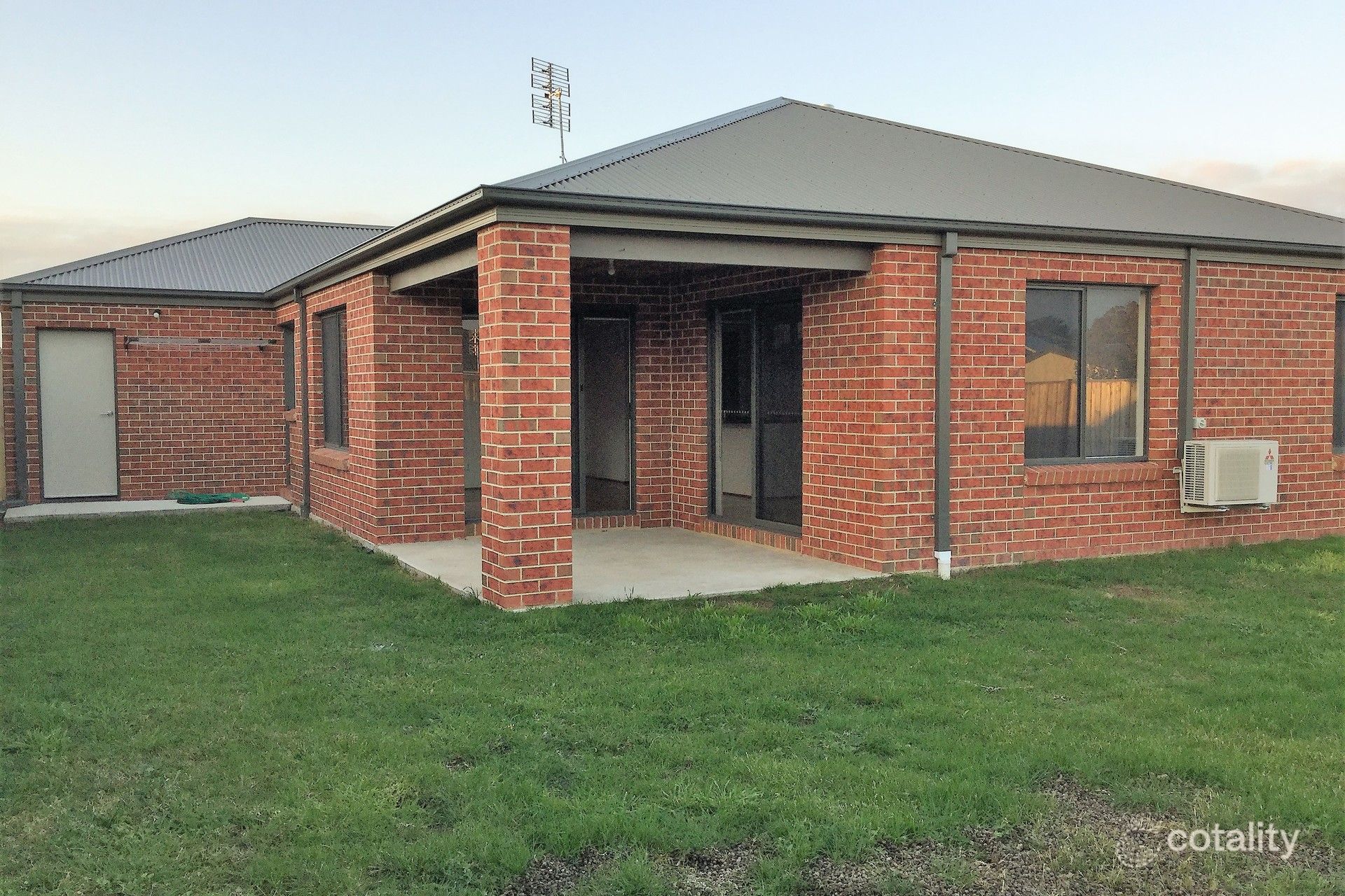 16 Kingfisher Rd, Bairnsdale, VIC 3875