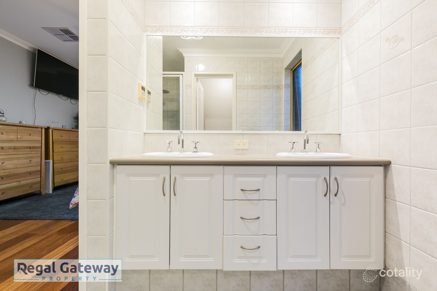 54 Carnegie Pde, Success, WA 6164