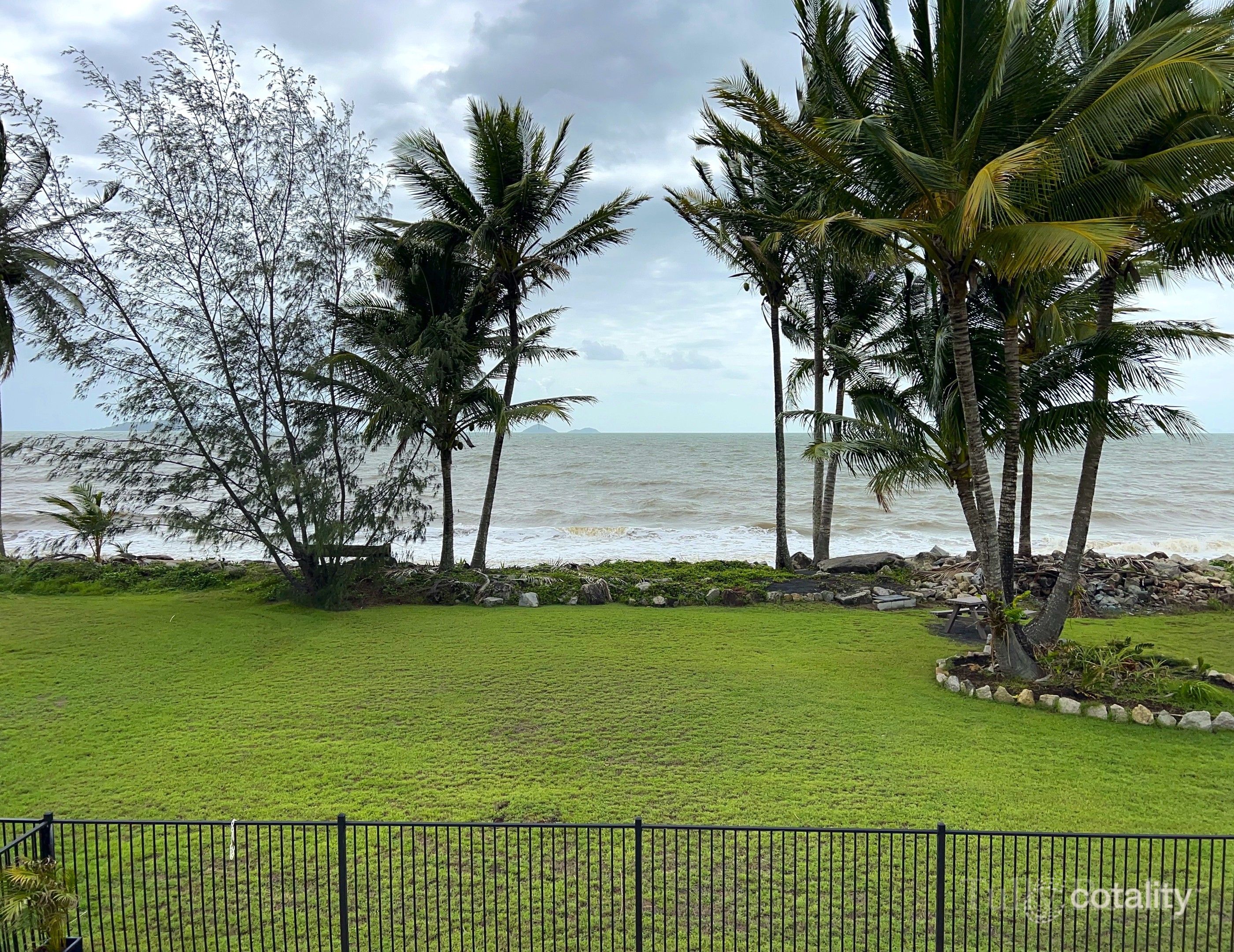 26 Taylor St, Tully Heads, QLD 4854