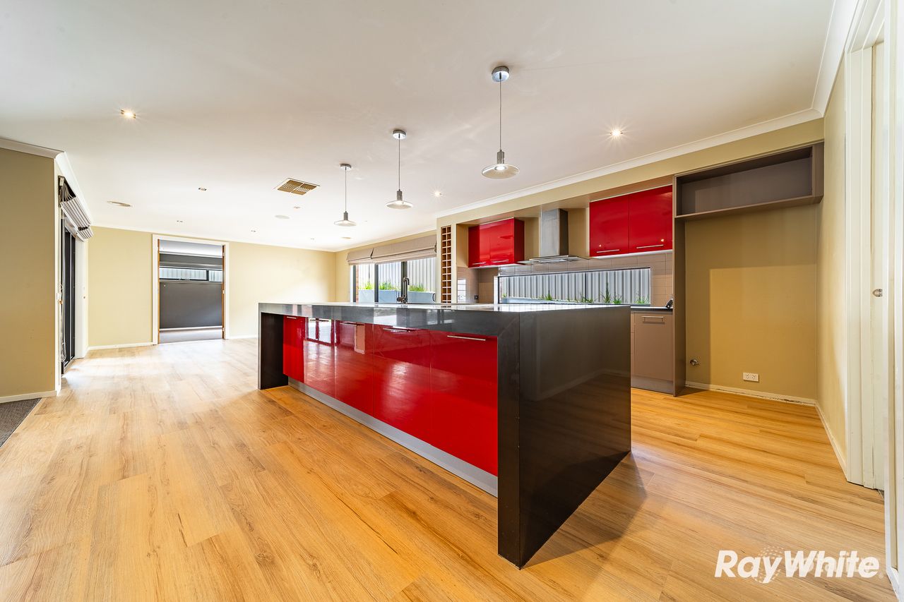 7 Kristy Dr, Spring Gully, VIC 3550