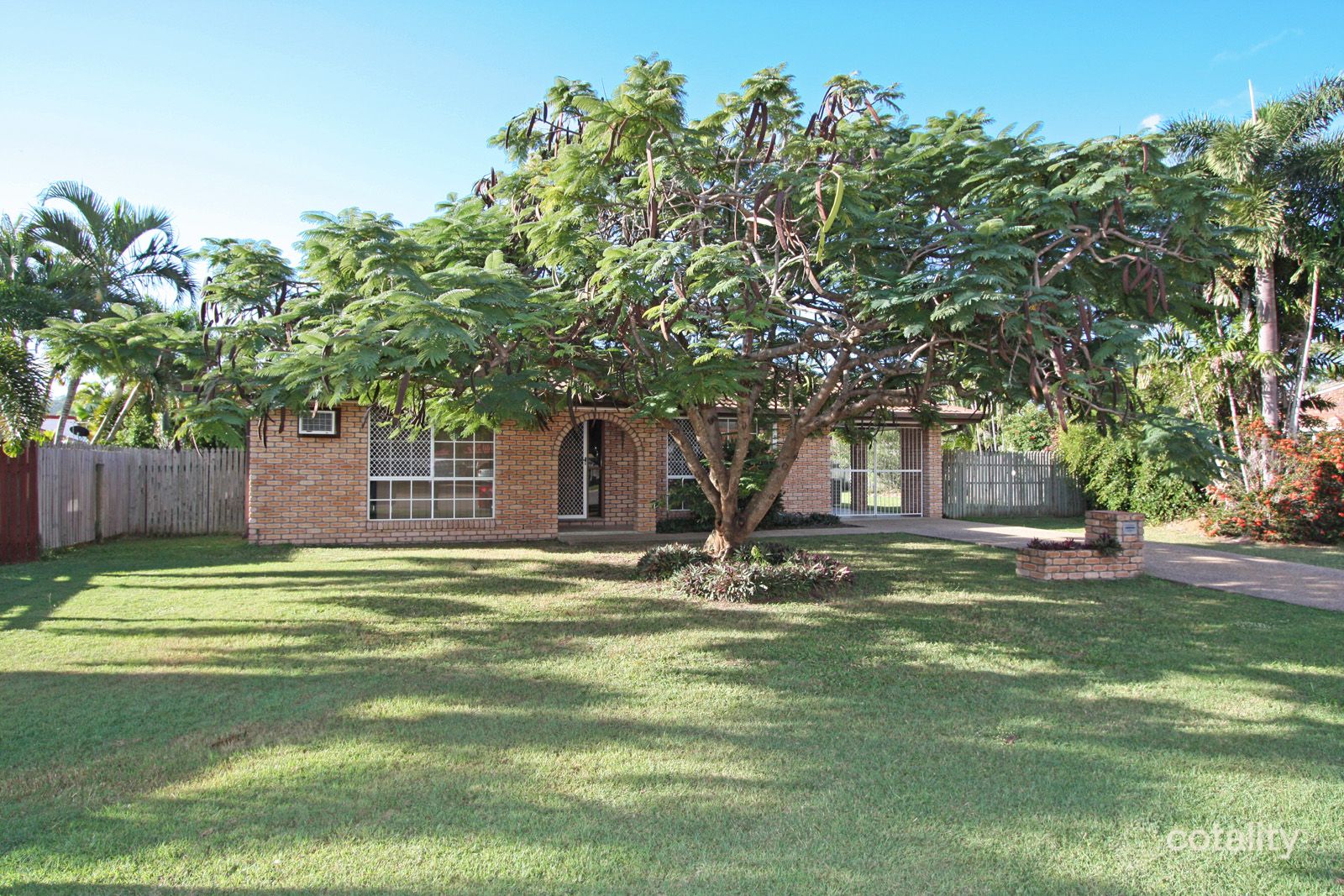 6 Madrid Ct, Kirwan, QLD 4817