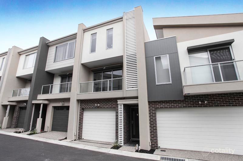 5/69-77 Lancefield Dr, Caroline Springs, VIC 3023