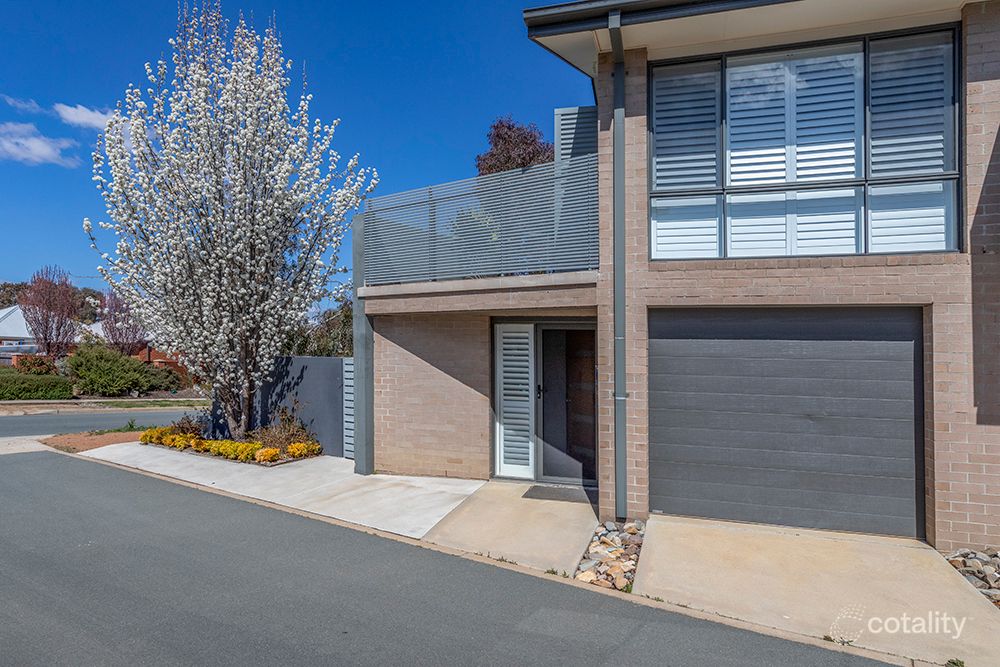 2/10 Whyman Lane, Forde, ACT 2914