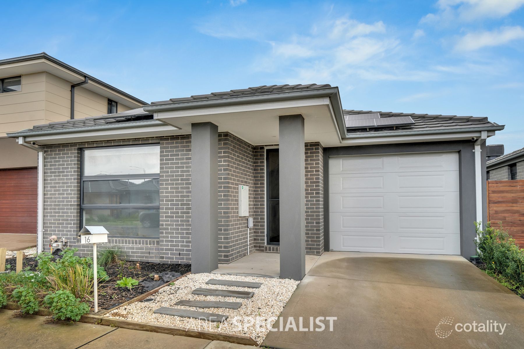 16 Scotland Cct, Cranbourne West, VIC 3977