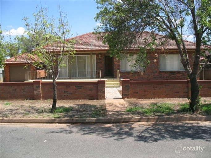 17 Montgomery St, West Wyalong, NSW 2671