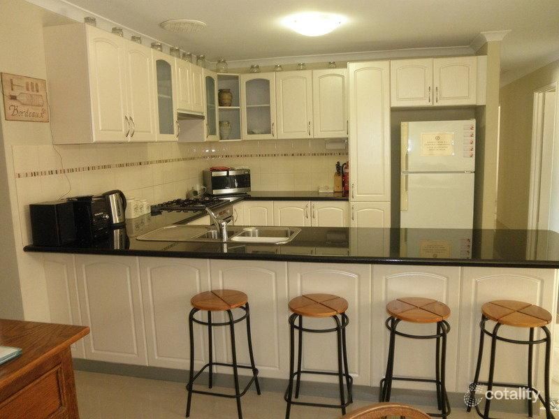 1b Endeavour Rd, Hillarys, WA 6025