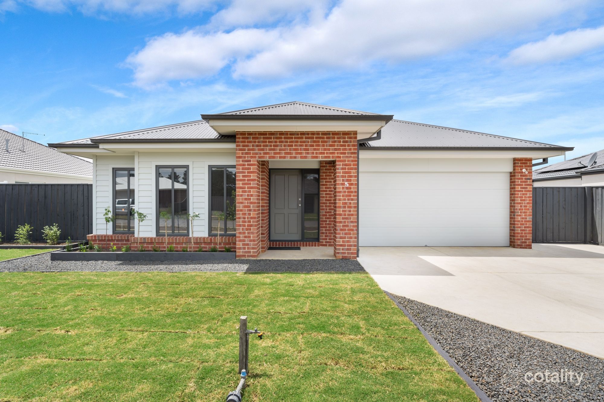 5 Maple Dr, Romsey, VIC 3434