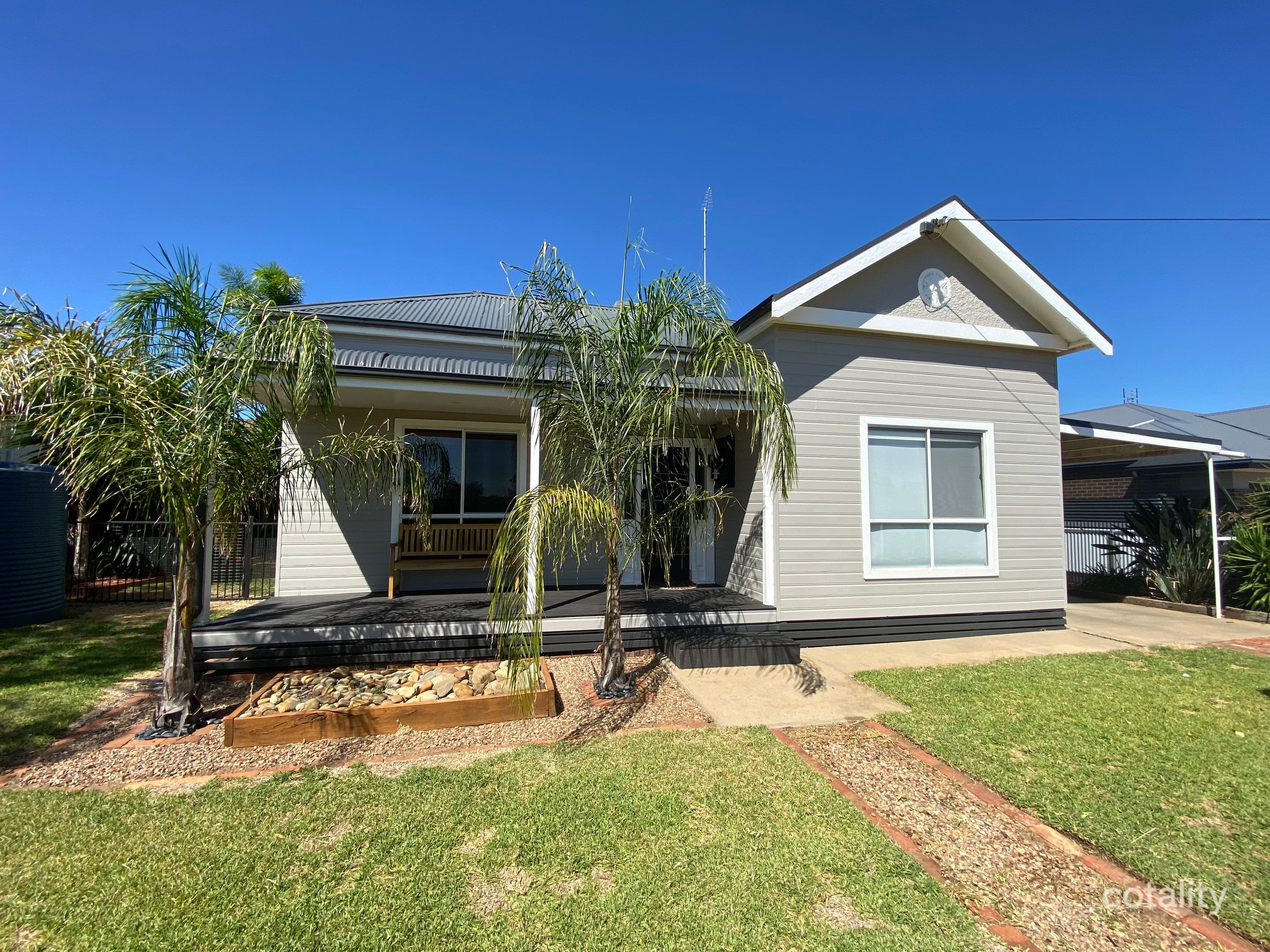 13 Wood St, Warracknabeal, VIC 3393