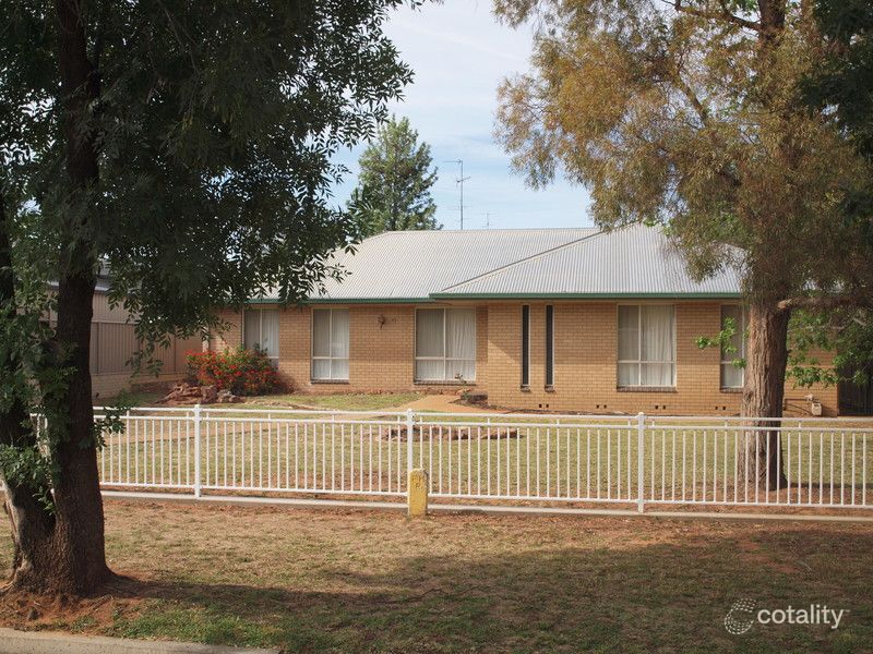92 Bolton St, Narrandera, NSW 2700