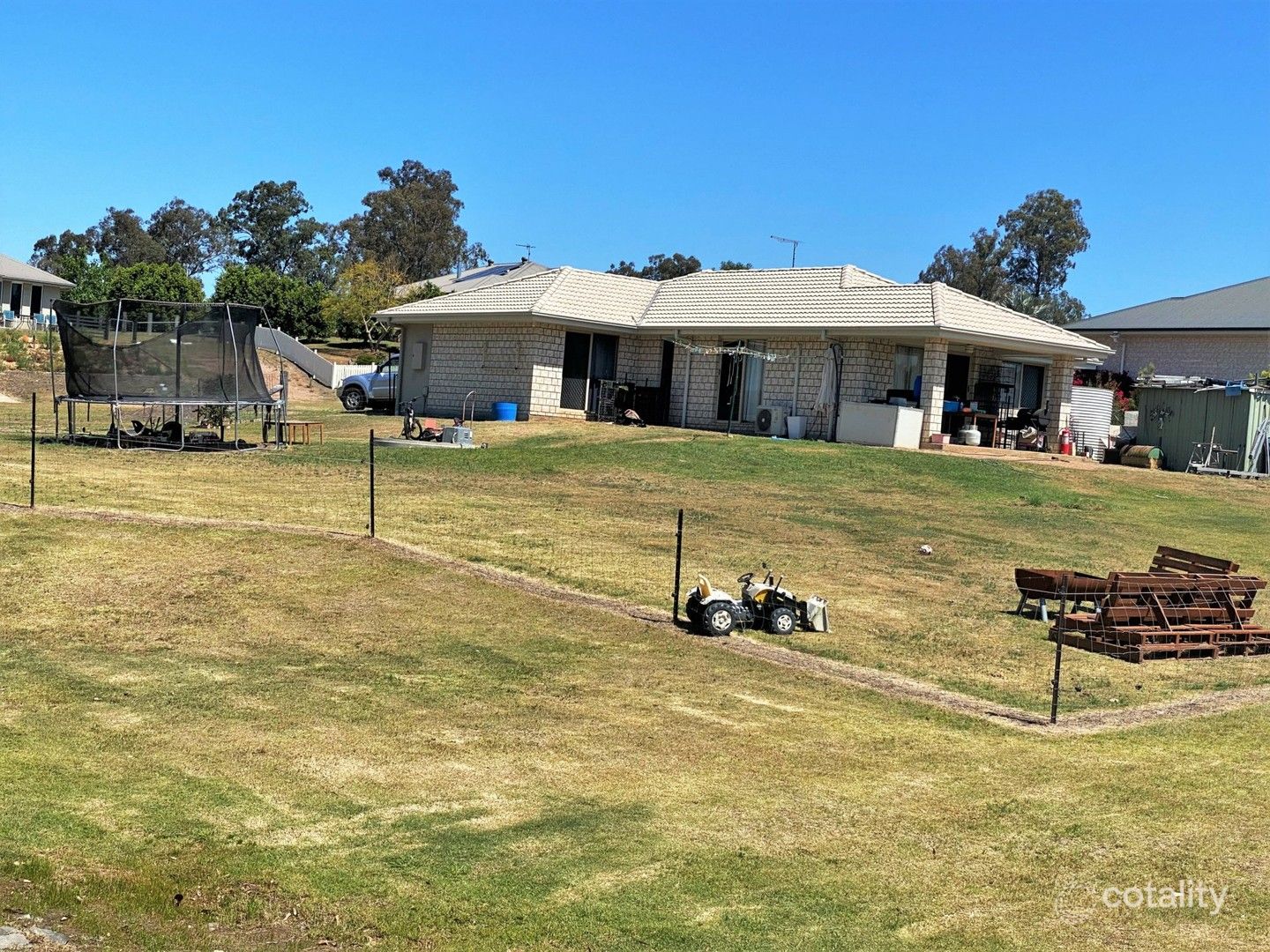 2 Westwood Cres, Hatton Vale, QLD 4341