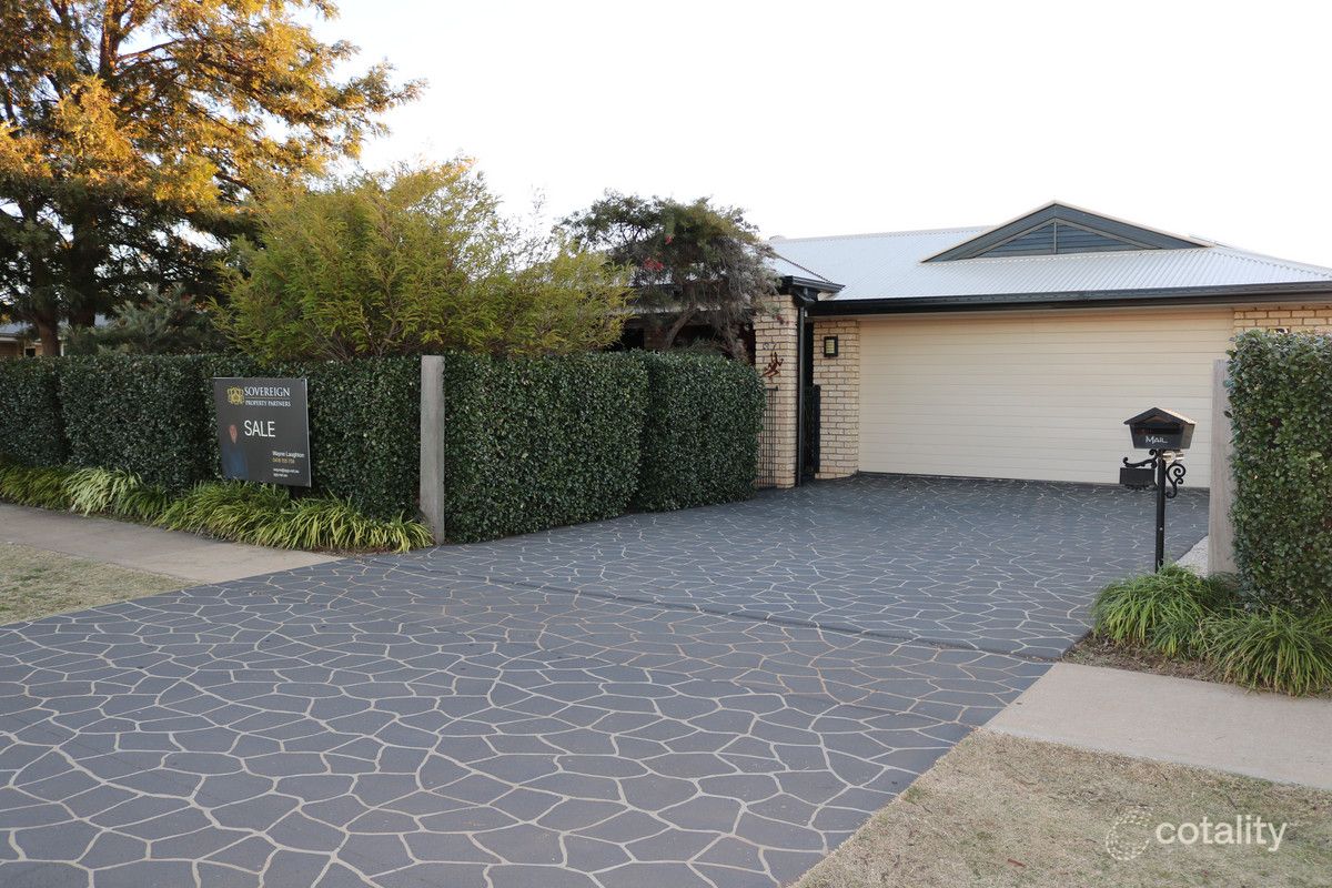 37 Berghofer Dr, Oakey, QLD 4401