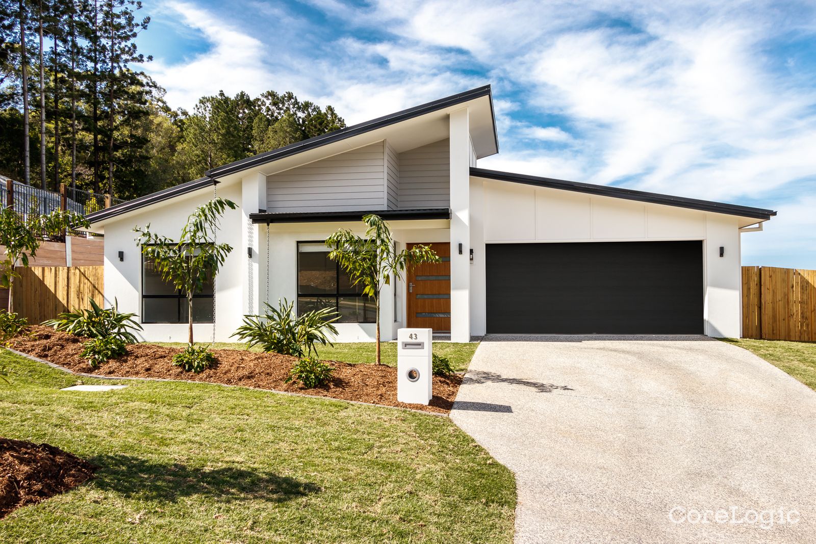 43 Hoop Pine Cct, Maudsland, QLD 4210