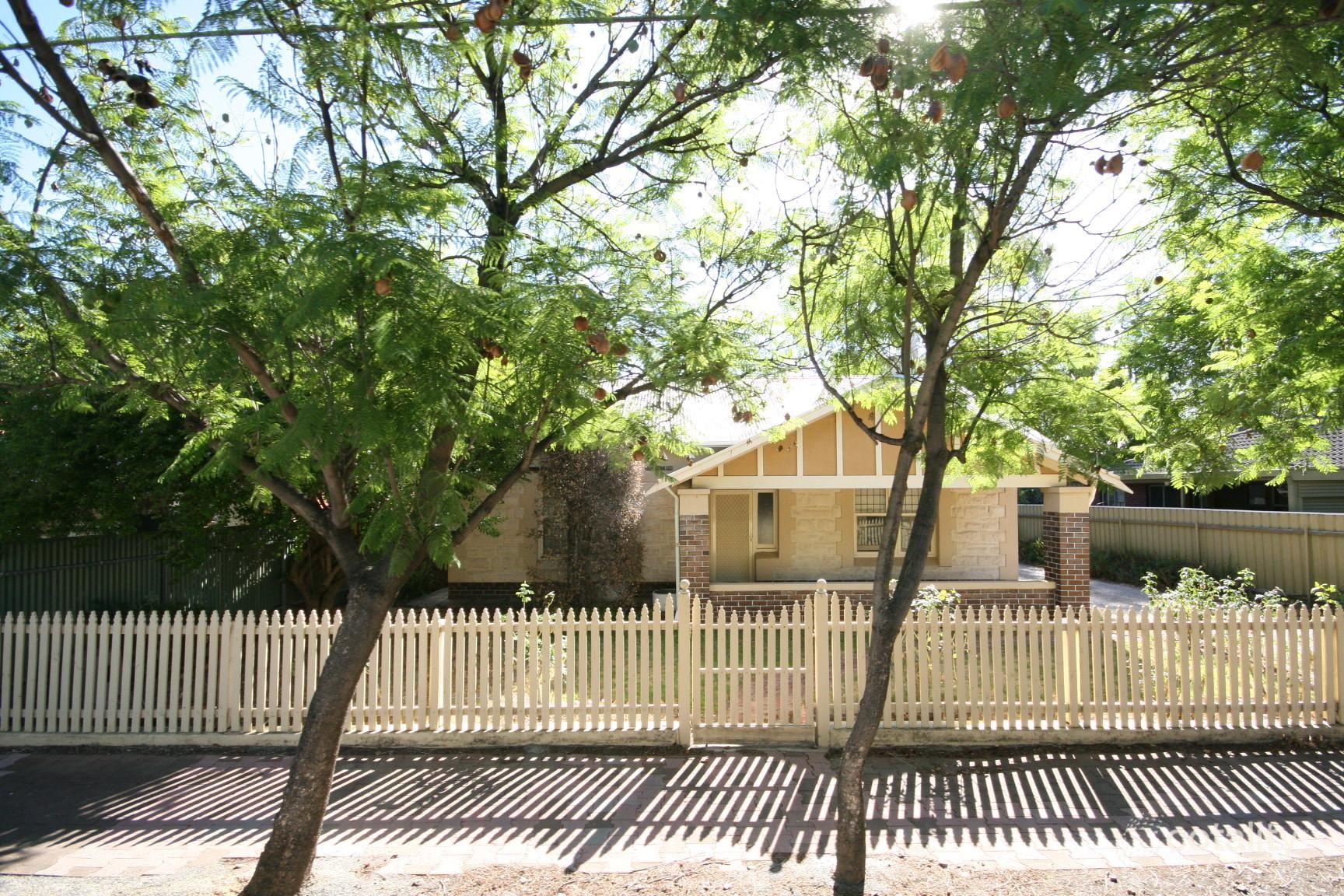 10 Fourth Ave, Everard Park, SA 5035