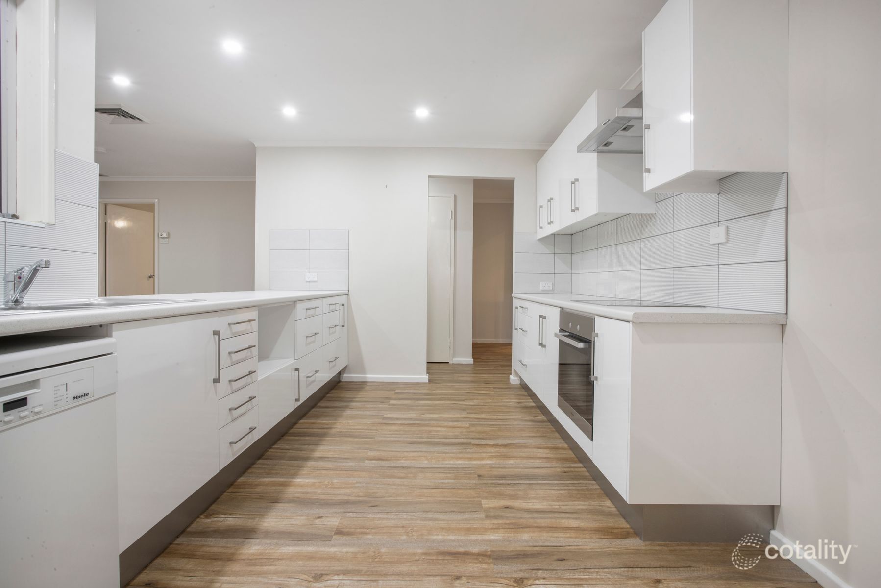 12 Bateman Ct, Millars Well, WA 6714