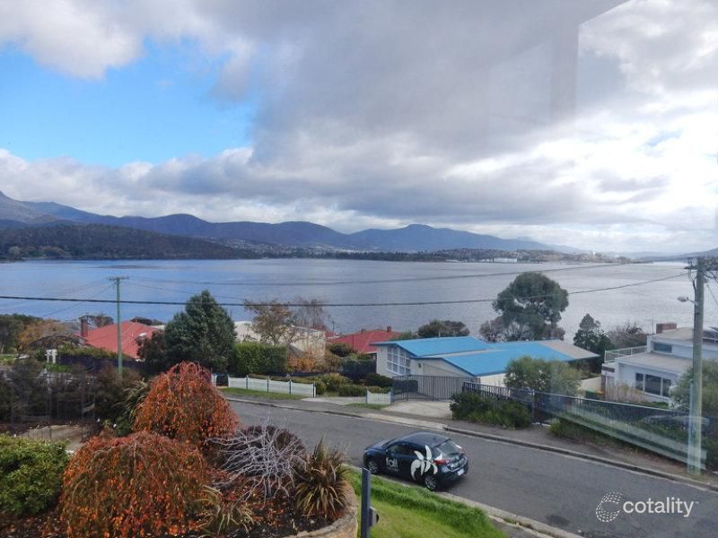 1/5 Chatsworth St, Rose Bay, TAS 7015