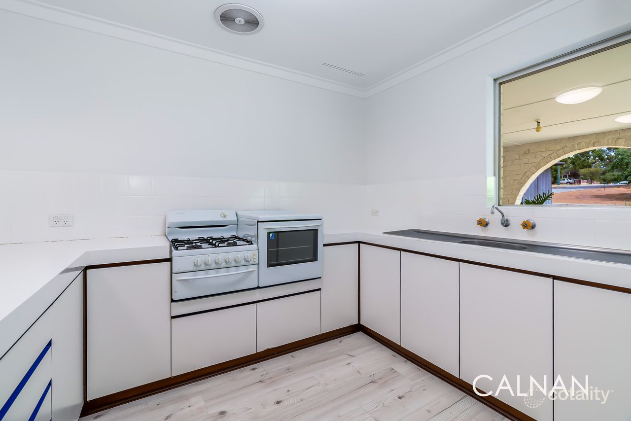 20 Nicholson Cres, Lesmurdie, WA 6076