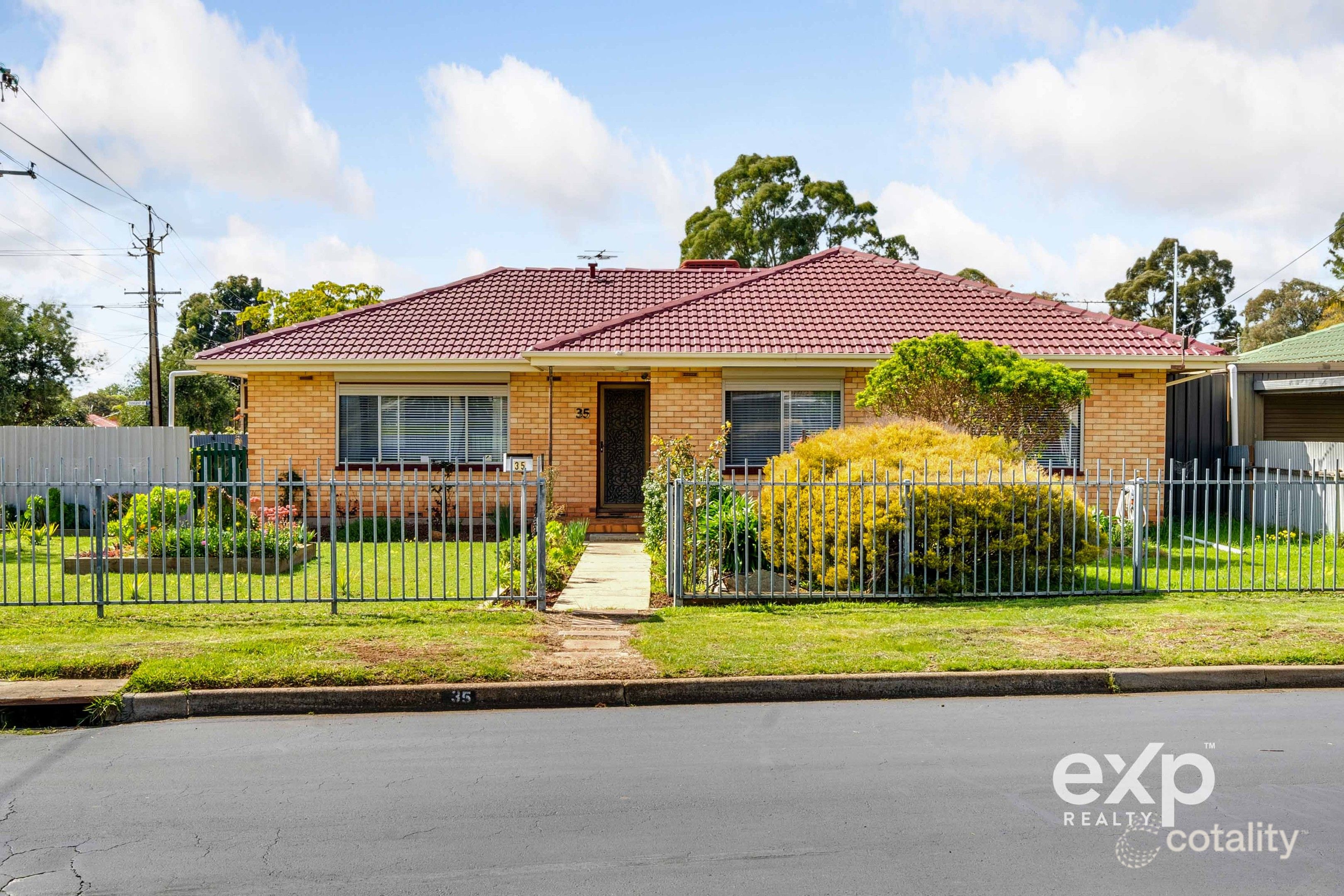 35 Parallel Ave, Salisbury North, SA 5108