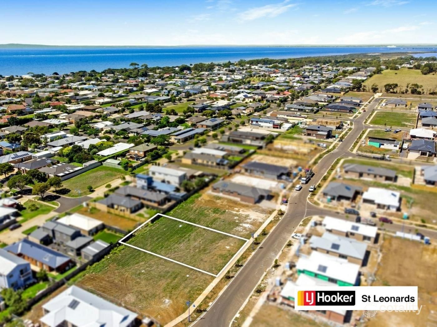 11 Miranda Cres, St Leonards, VIC 3223