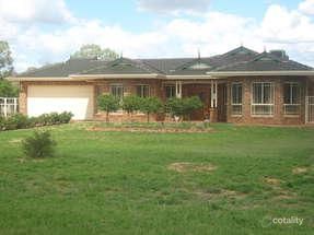 24 Tottenham Rd, Nyngan, NSW 2825