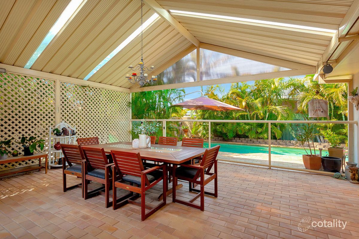 2 Sparrow Pl, Burleigh Waters, QLD 4220