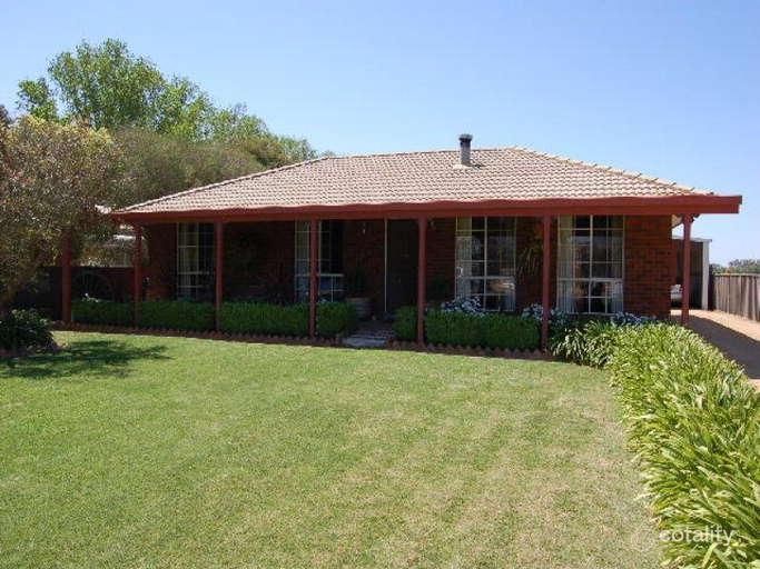 28 Kenny Rd, Yarroweyah, VIC 3644