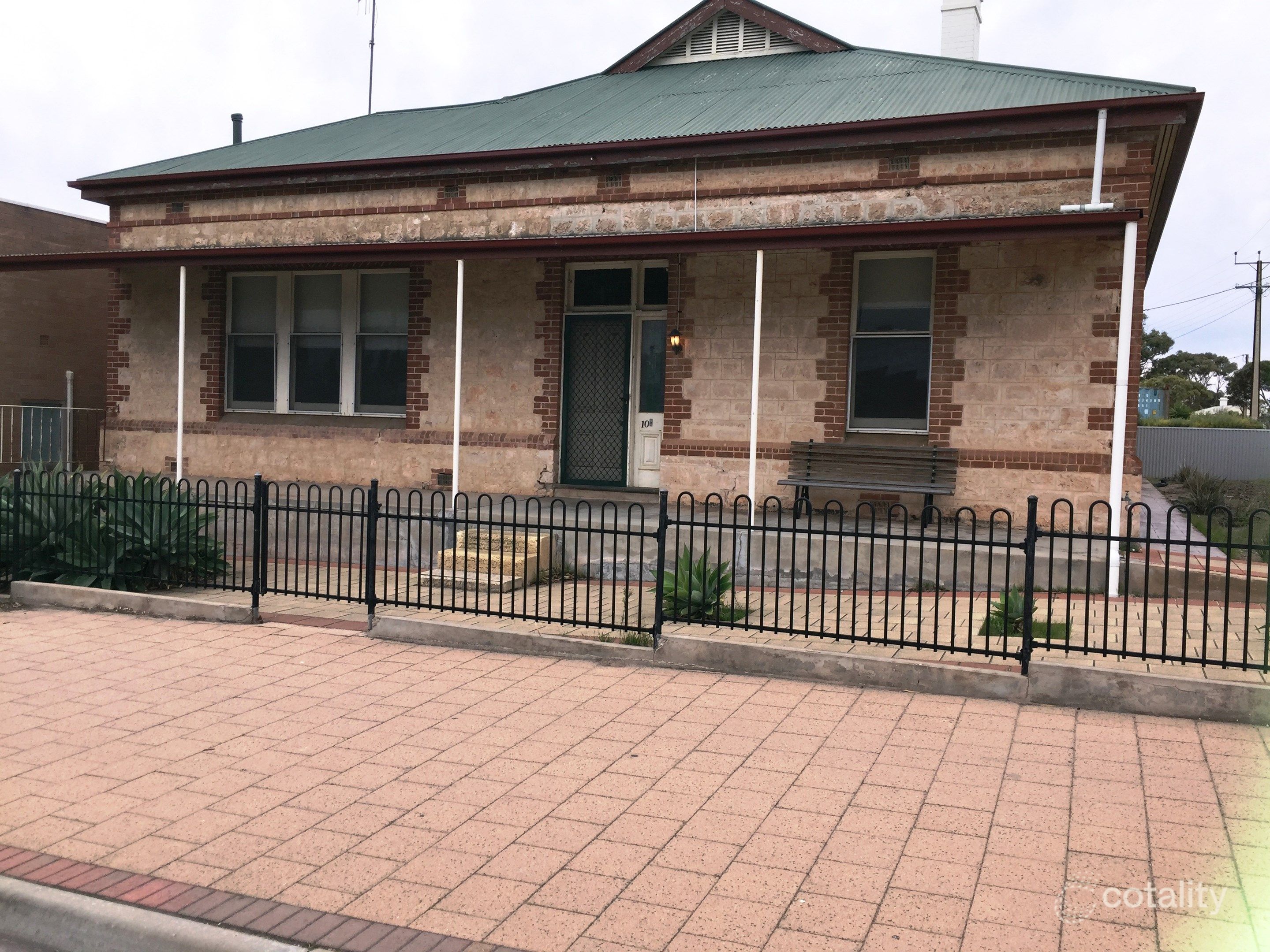 8-10 Bay Rd, Streaky Bay, SA 5680