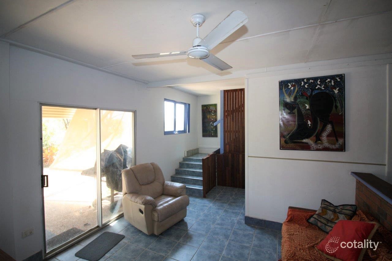 36 Rowe St, Mosman Park, QLD 4820