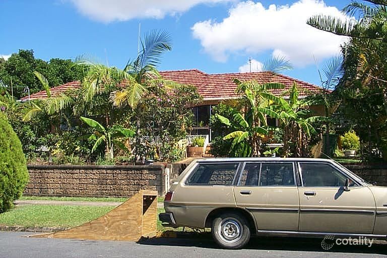 38 Muir St, Labrador, QLD 4215